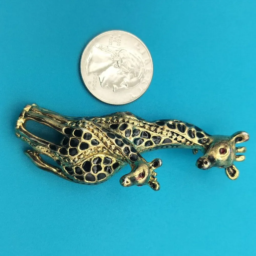 Giraffe Mom & Baby Brooch Pin Enamel Red Eye Gold Tone approx 2.25